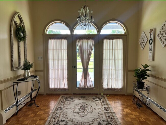 Photo - 125 Nottingham Dr