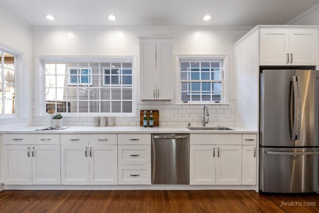 Photo - 230 Magellan Ave