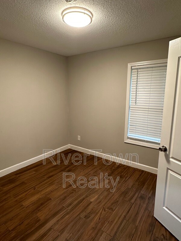 Photo - 485 Quinn Rd