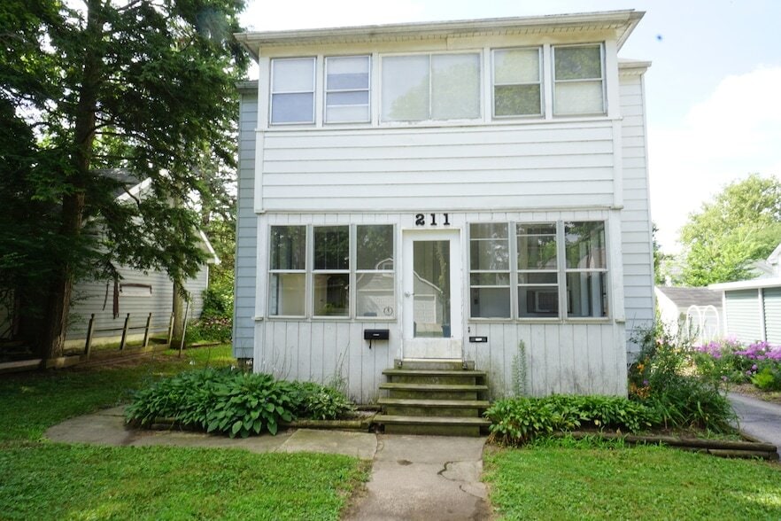 Photo - 211 Edwards Ave Unit 1