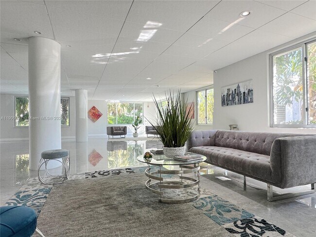 Photo - 9700 E Bay Harbor Dr Unidad 408