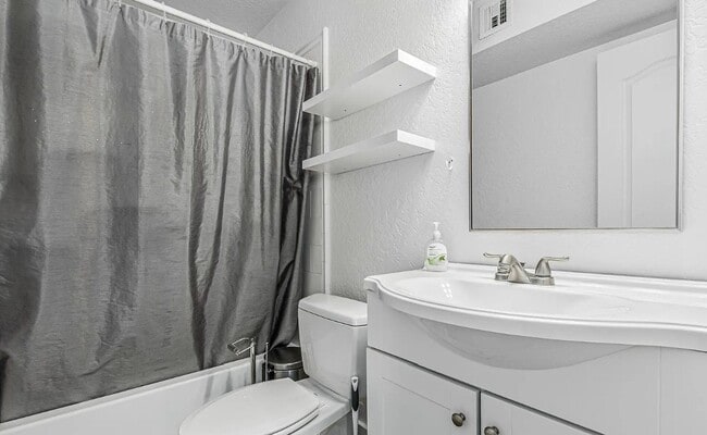 Photo - 343 W Santa Cruz Dr