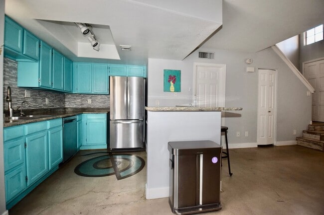 Photo - Beautiful modern 1 bed 2 bath corner unit in the Highlands Condominium community.