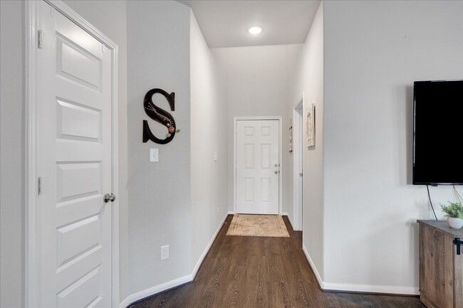 Photo - 8426 Moonlight Bay Cir