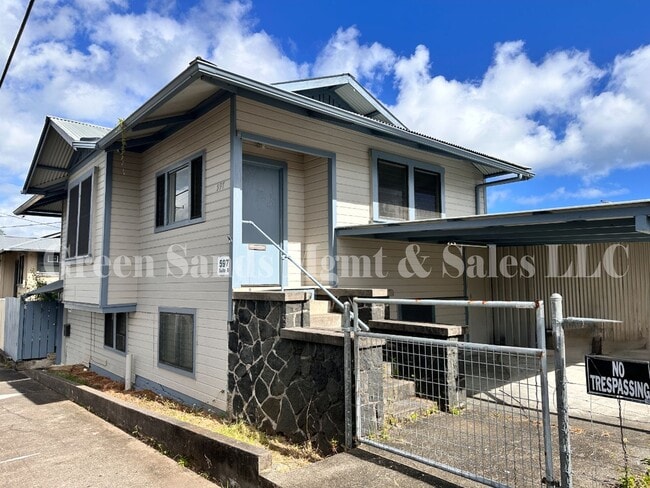 Building Photo - Convenient Location in Hilo
