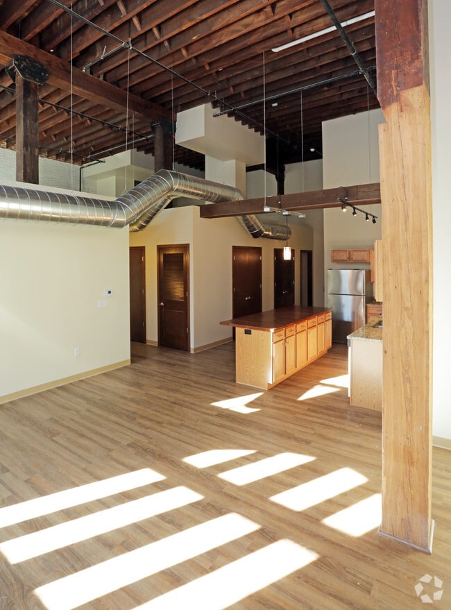 3BR, 2BA - 1,506 SF - Living Room