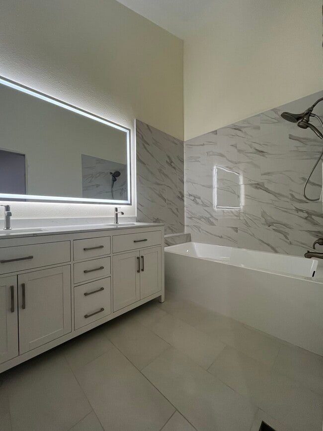 Sedgewood Way - Sedgewood Way