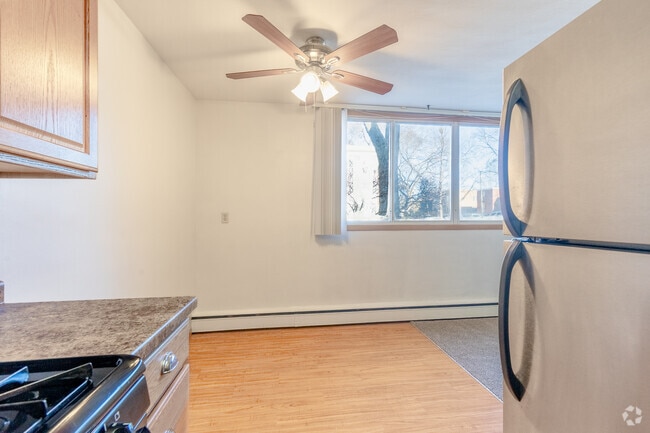2BR 1BA - 900 SF - Dining Area