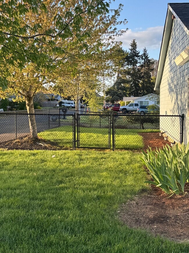 Photo - 400 E Washington St