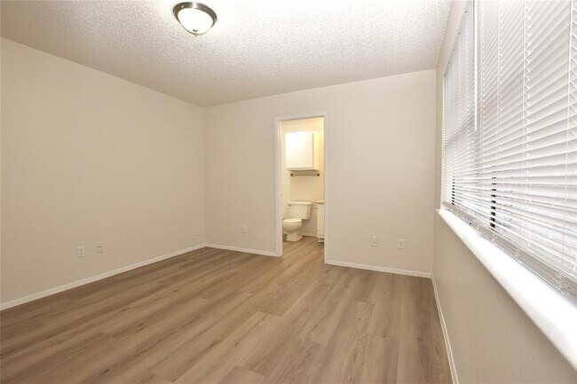 Photo - 2801 W Slaughter Ln