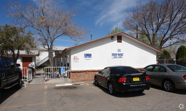 Photo - 511-513 Candelaria Rd NW