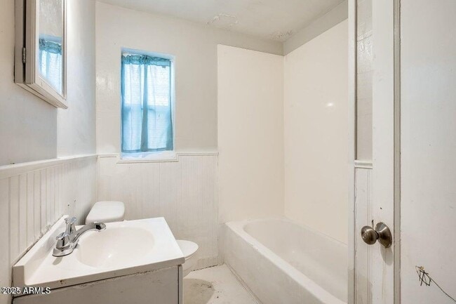 Photo - 5946 West Myrtle Ave