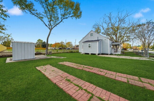 Photo - 4602 Ward St