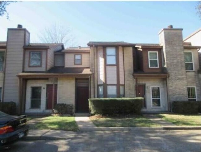 12300-12300 Brookglade Cir