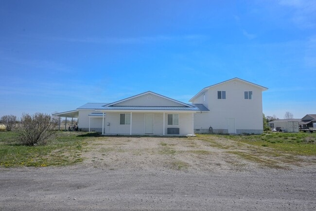 Stunning St. Anthoney Home: Recently Remod... - Stunning St. Anthoney Home: Recently Remod...