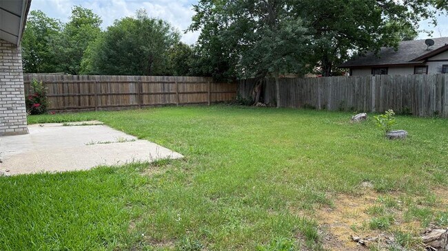 Photo - 1307 Wroxton Way
