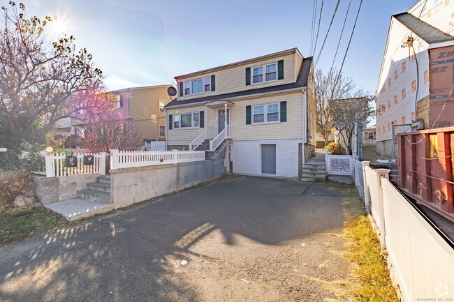 Building Photo - 39 Euclid Ave Unit 1st Floor Rental