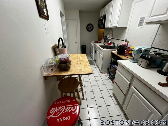 Photo - 45 Westland Ave Unidad 20