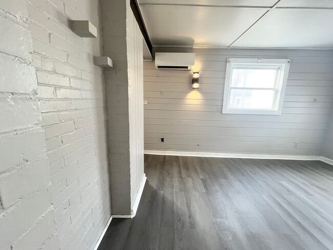 Photo - 804 Maple St