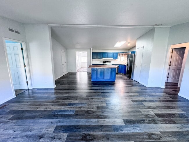 Photo - 15112 Pioneer Rd