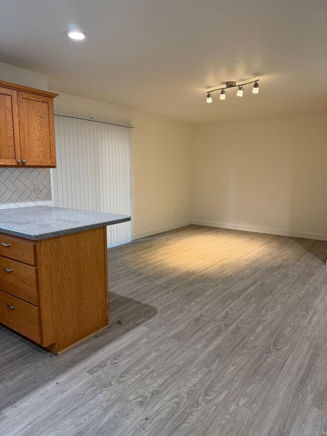 Photo - 4 Bedroom Duplex for Rent