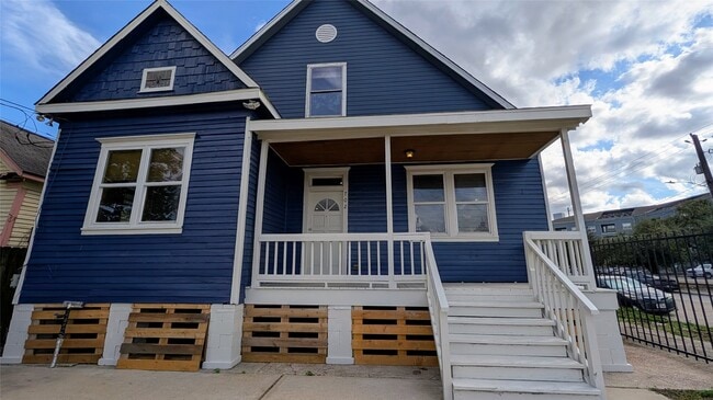 Photo - 702 Paschall St