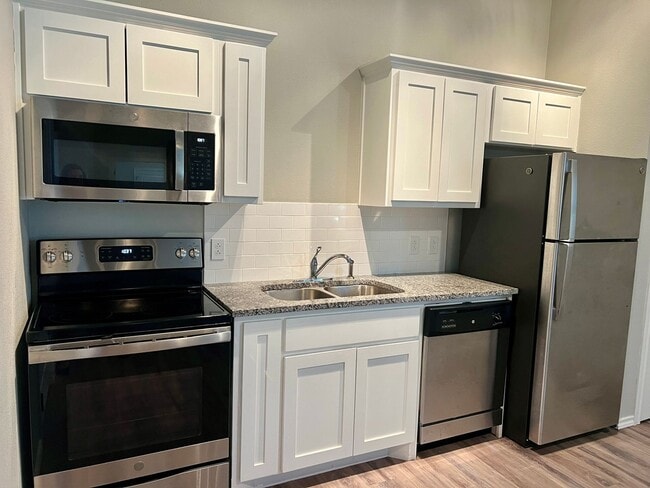 Photo - The Courtyard Lofts ~ One Bedroom Apartment