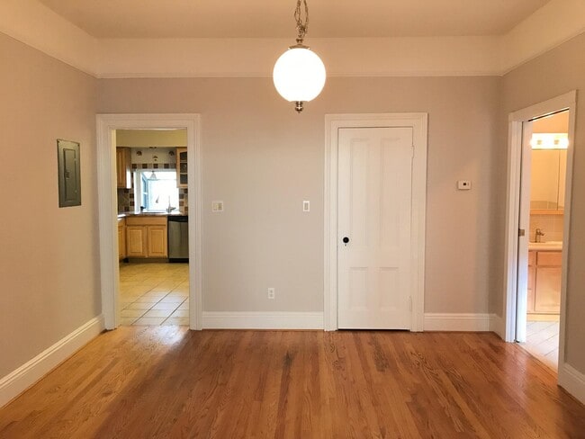 Building Photo - 342 Pavonia Ave Unit 1