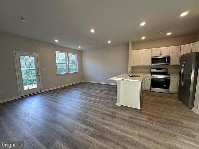 Photo - 1268 Martin Rd