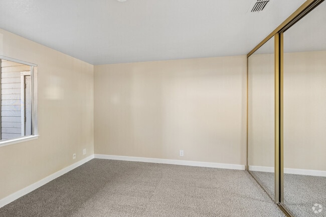 1BR, 1BA - 615SF - Bedroom