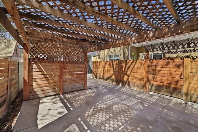 Photo - $2,495.95 - 2 Bed, 2 Bath Townhome In Denver with Central AC and In Unit Laundry!