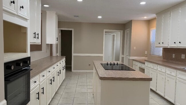 Photo - 2218 Woodland Park Dr