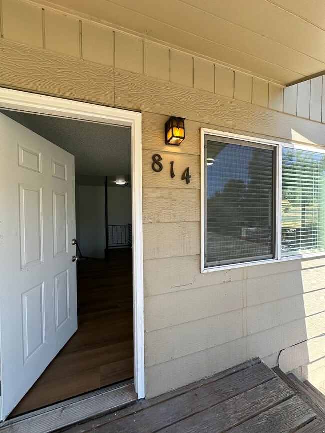Photo - 814 St Francis St