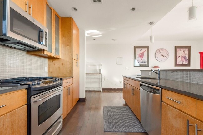 Building Photo - 3312 Hudson Ave