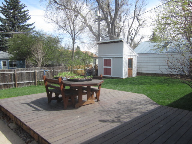 Photo - 3 Bed 2 Bath Martin Acres Home With Large Backyard & Flatiron Views!