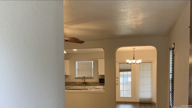 Photo - "Charming 3-Bed Retreat in San Antonio with Modern Granite Touches!"