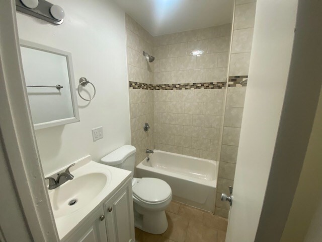 Photo - 176 Ferry St Unit 3L