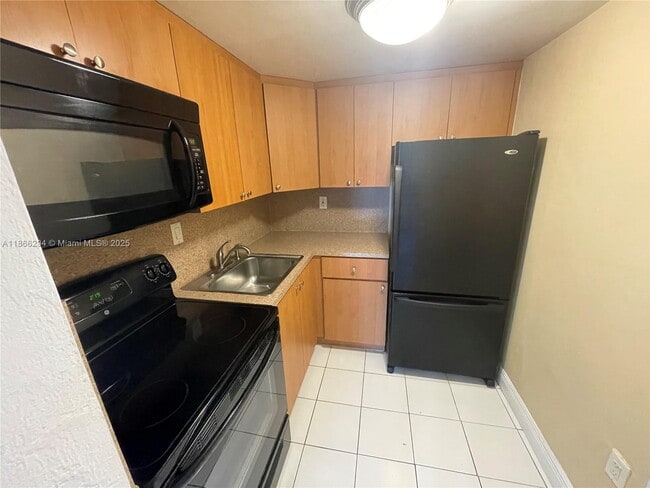 Photo - 8605 SW 68th Ct Unit 1