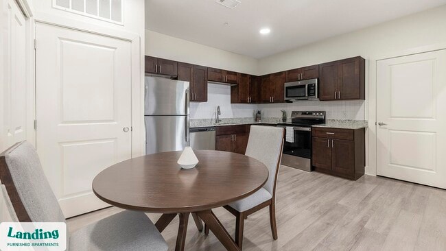 Photo - 2115 Windsor Blvd Unidad 8202