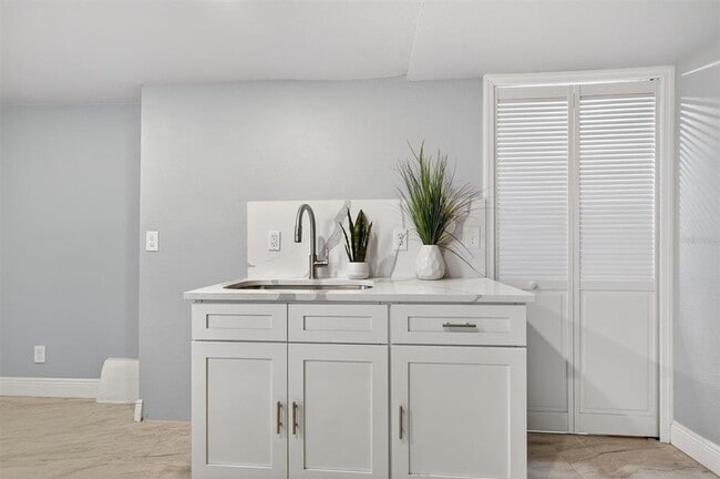 Photo - 917 Mack Ave