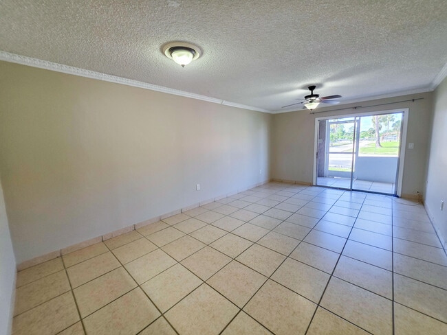 Photo - 6100 Forest Hill Blvd Unidad 109
