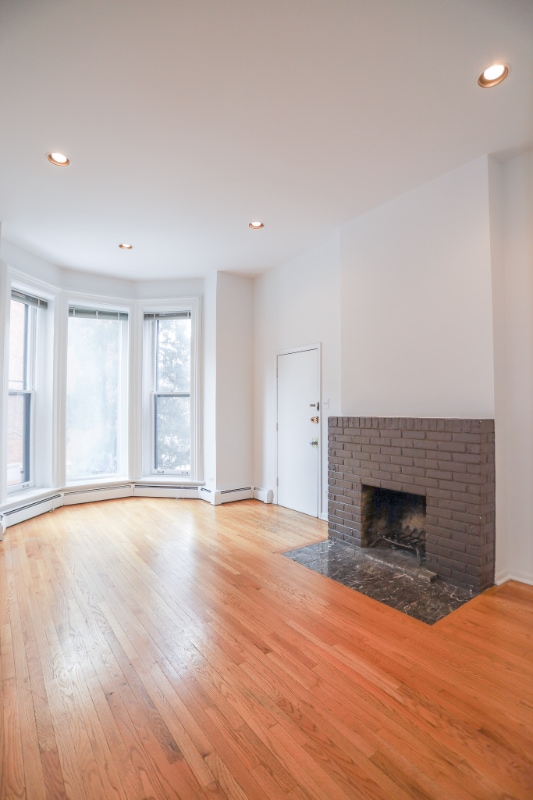 Building Photo - 166 W Menomonee St Unit 1