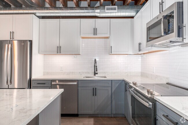 1BR, 1BA - 600SF - Kitchen