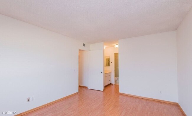 Photo - 2 br, 2 bath Condo - 333 Burchett Street 307