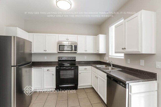 Photo - 6619 W Fillmore St