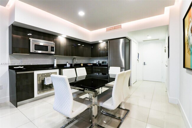 Photo - 92 SW 3rd St Unit 2808