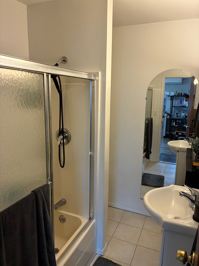 Photo - 14 Winside Ln Unit Apartment