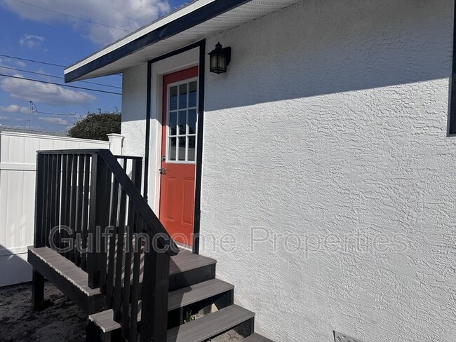 Photo - 2635 Arnold St