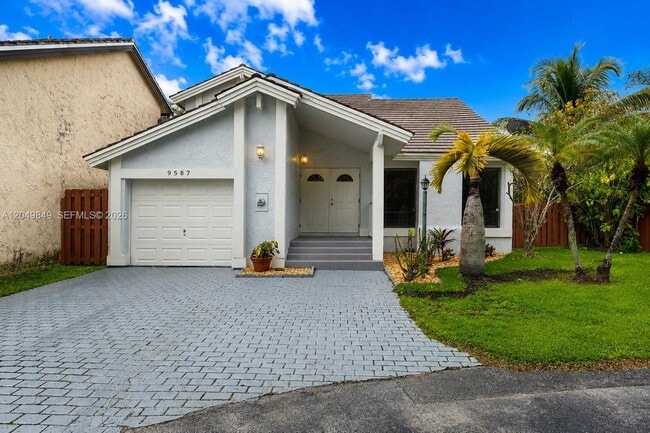 Building Photo - 9587 SW 148th Avenue Cir S
