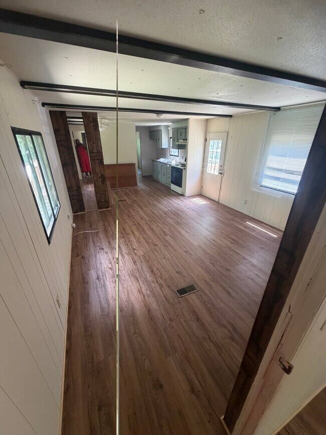 1335 Village Rd